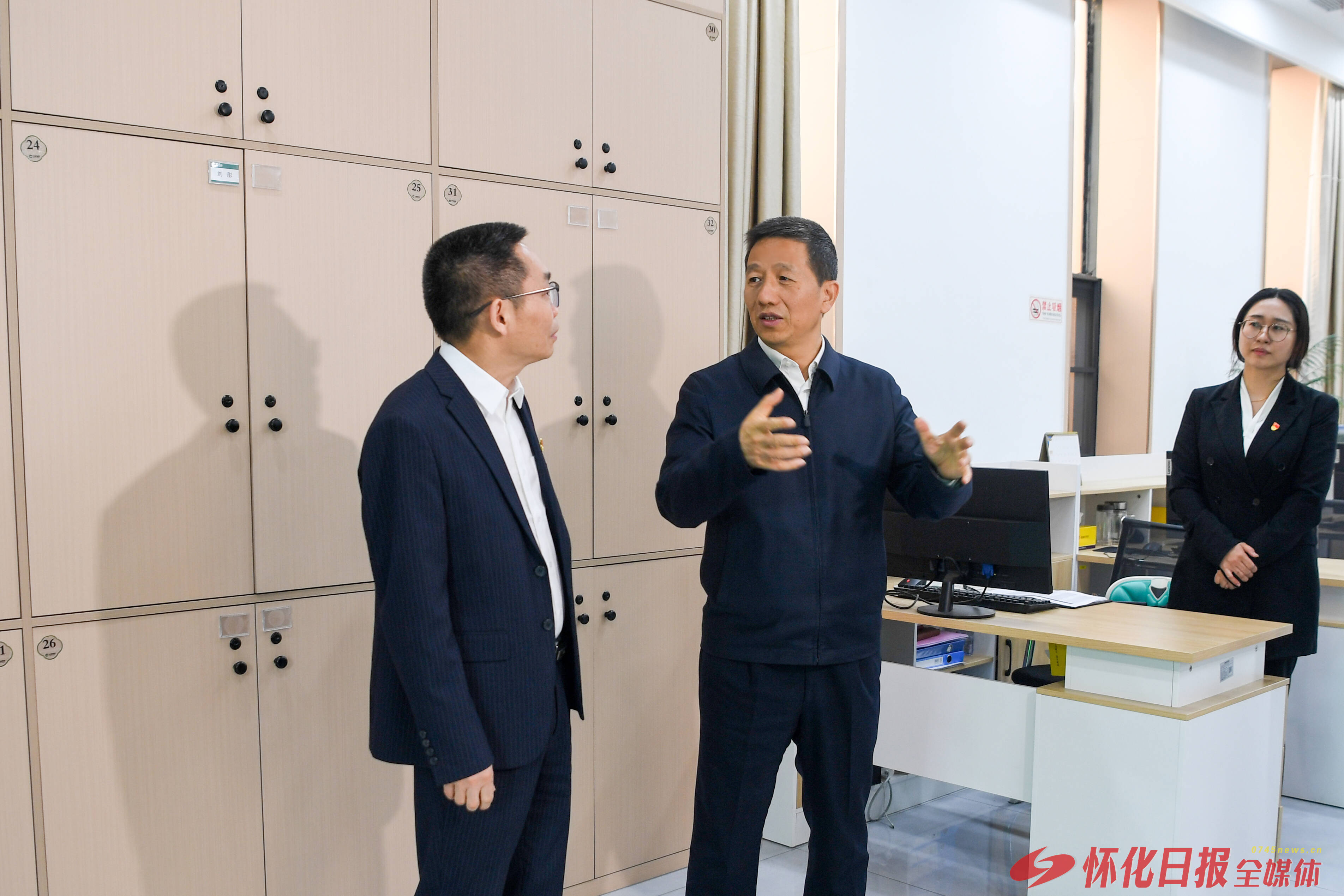 许忠建走访部分中央、省在怀单位