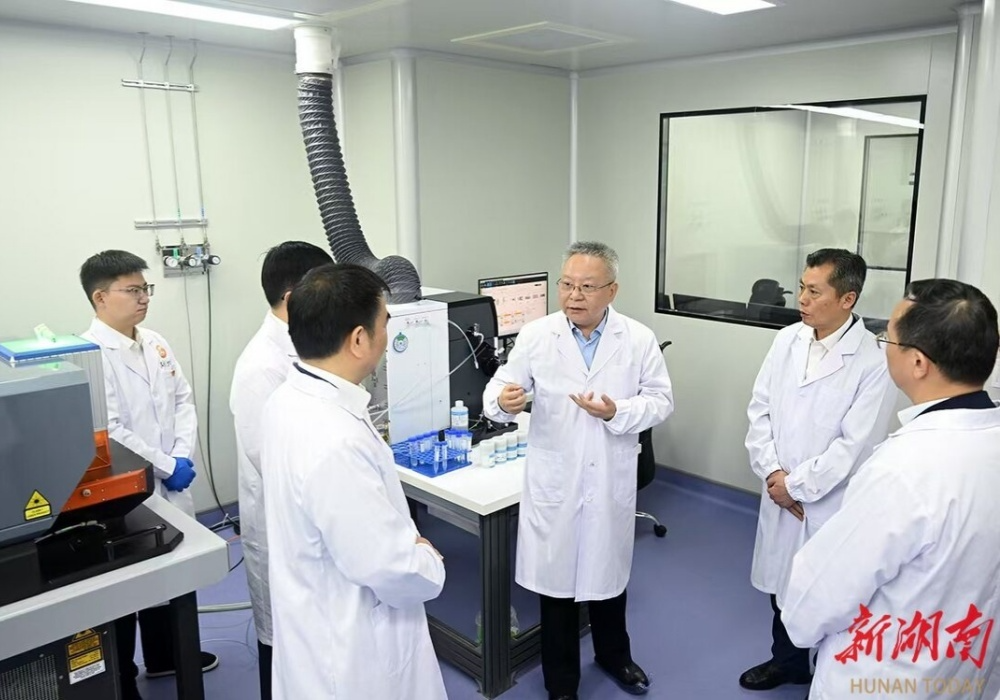 沈晓明到省地质院调研并主持召开座谈会