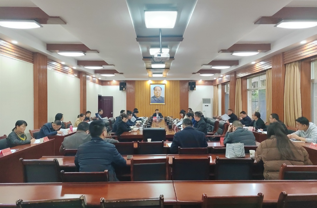 县委书记梁志平在书香芷江建设专题调度会上强调 深化全民阅读活动，打造书香芷江品牌