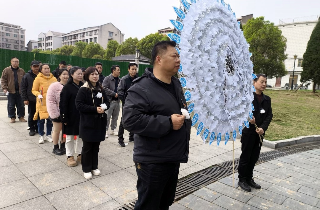 芷江住房保障服务中心开展清明祭扫活动 缅怀剿匪烈士