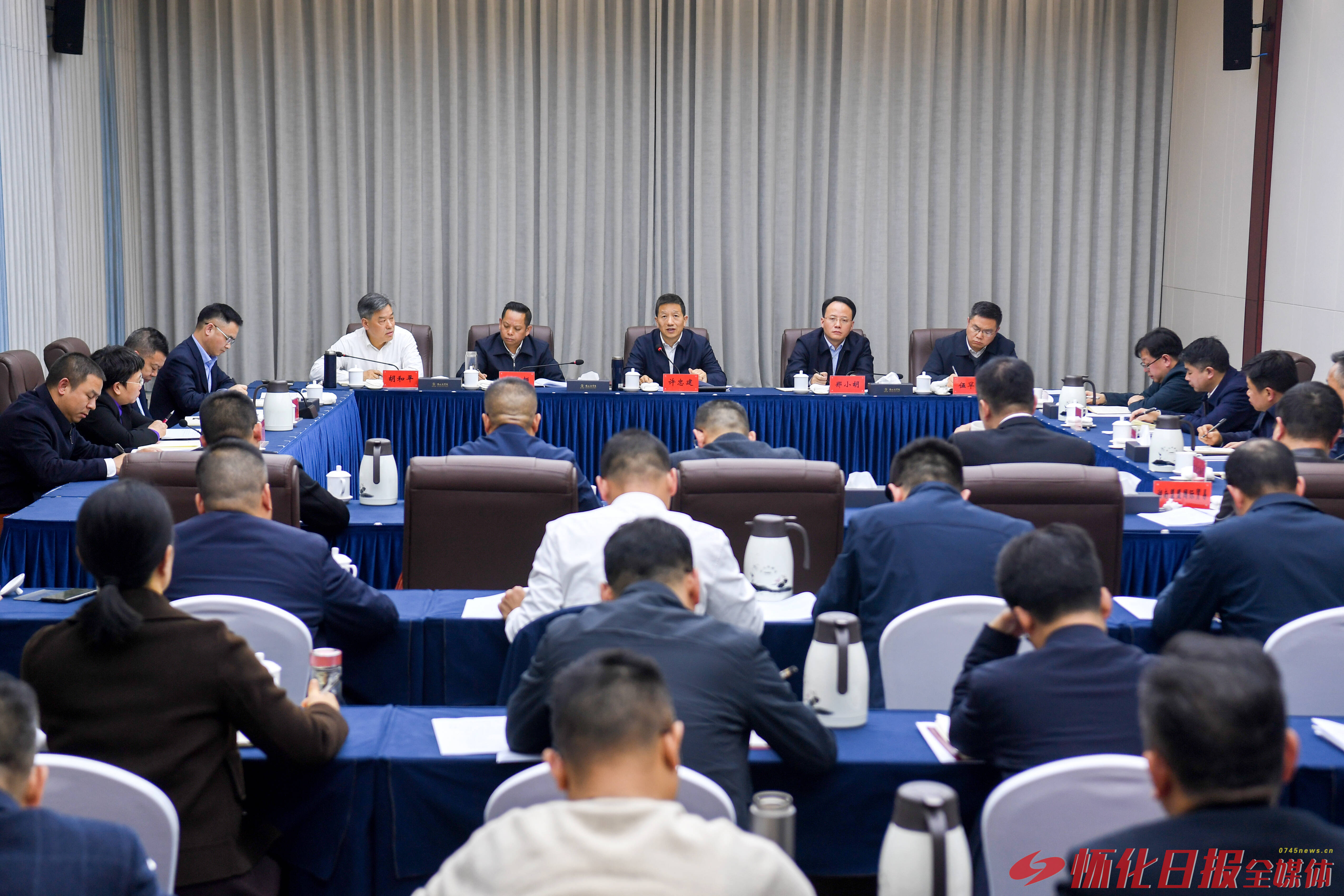 許忠建主持召開生物基產(chǎn)業(yè)鏈調(diào)度會時強調(diào) 堅定不移把生物基產(chǎn)業(yè)鏈做大做強