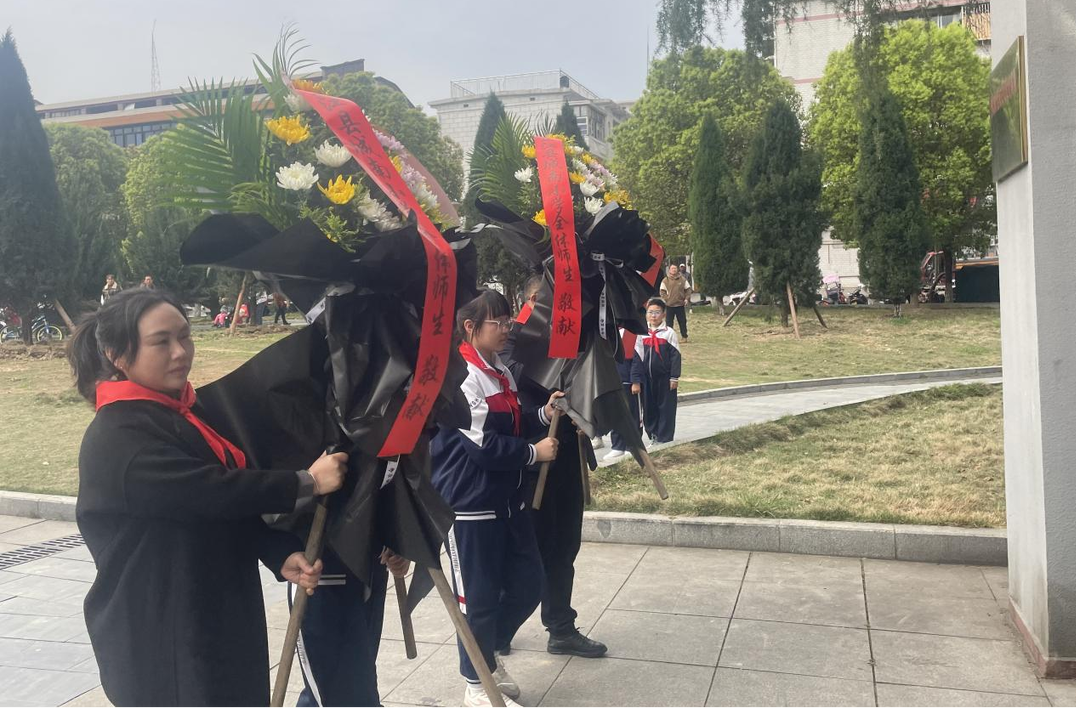 城南小学开展清明祭英烈活动