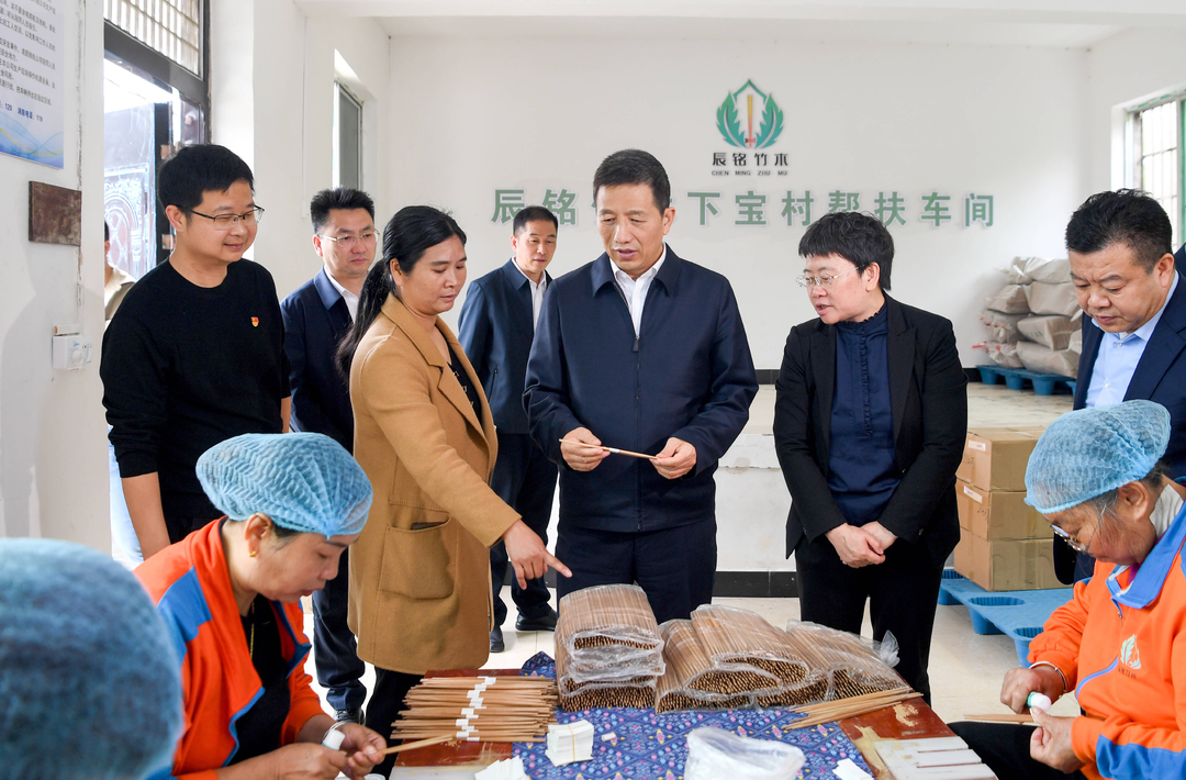 许忠建在靖州、通道调研时强调：发展壮大县域主特产业 更好带动群众增收致富