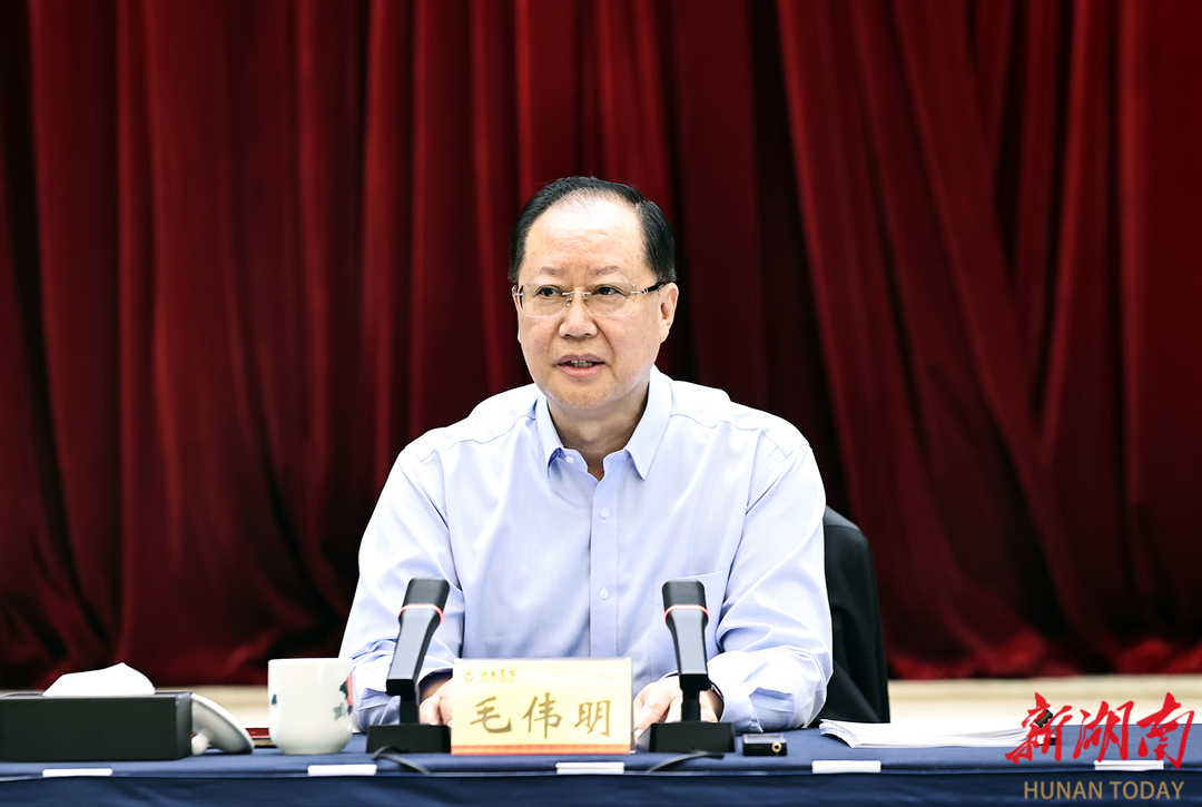 毛伟明与头部企业负责人座谈 听取对“十五五”规划编制的意见建议