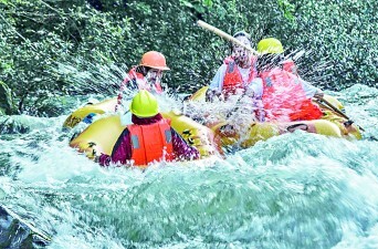 今天，《光明日报》特别关注芷江生态保护与绿色发展新路径