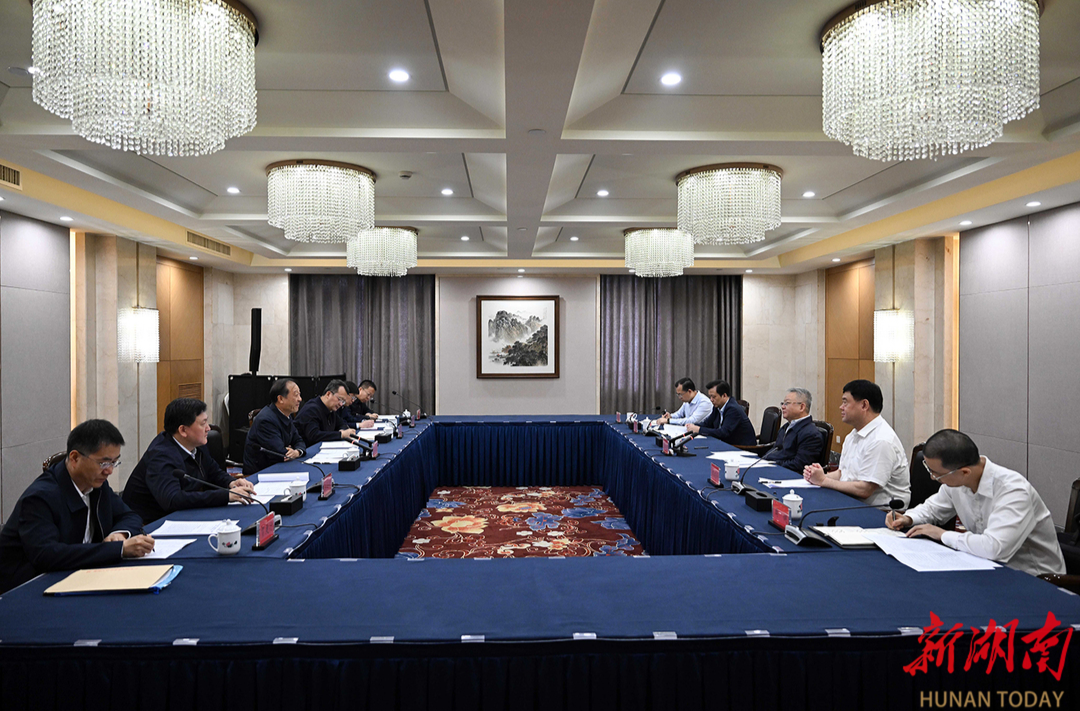 沈晓明与中央社会工作部部长吴汉圣一行会谈
