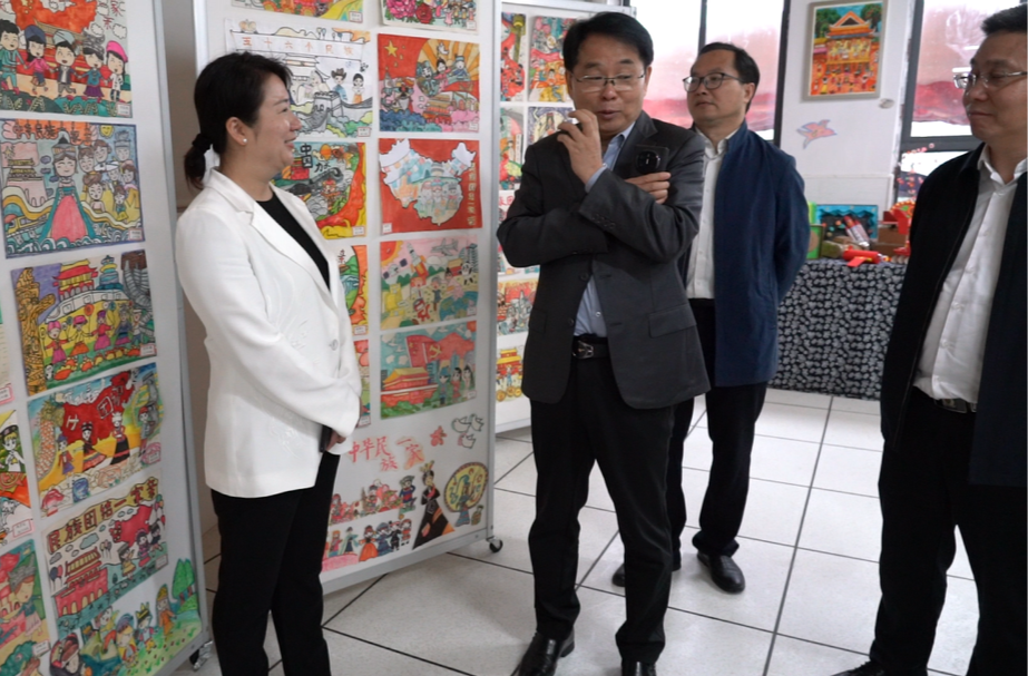 卢志文来芷江调研教育工作 共促书香校园建设