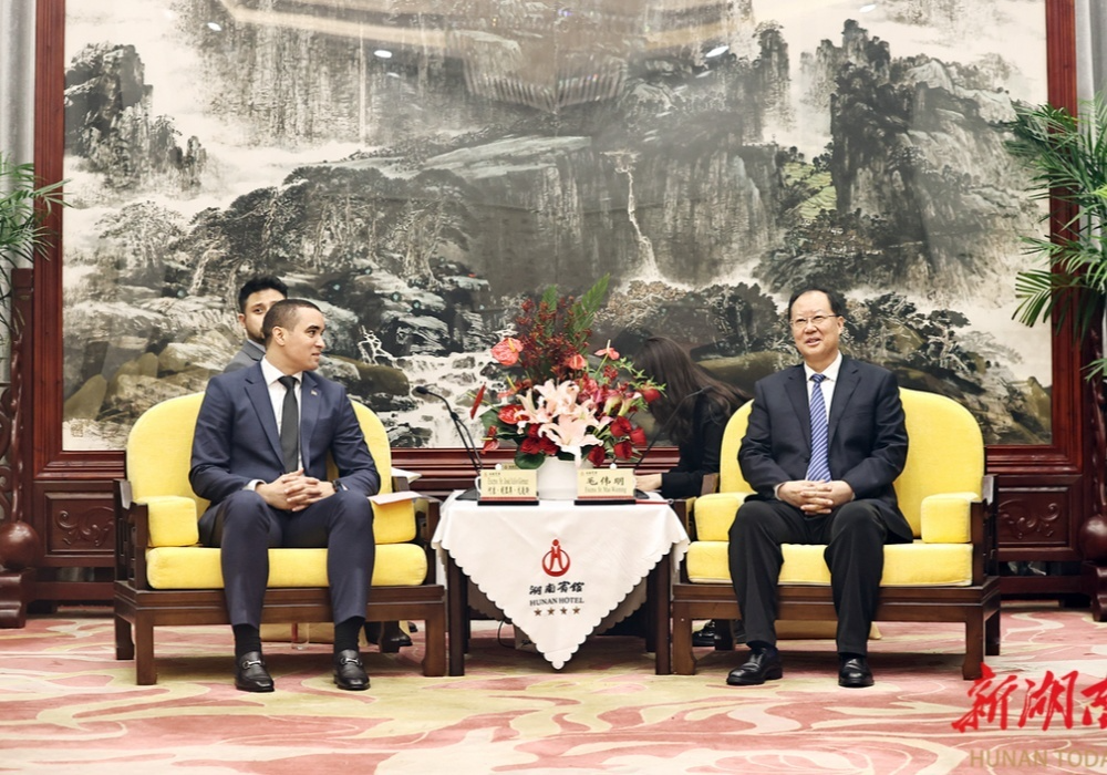 毛伟明会见多米尼加驻华大使