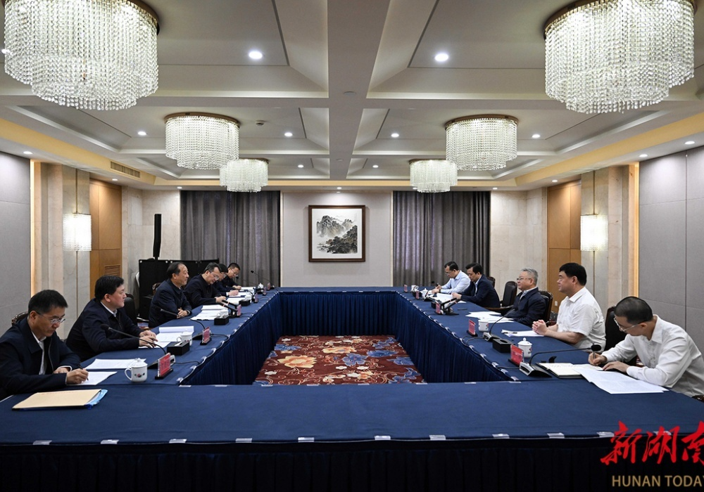 沈晓明与中央社会工作部部长吴汉圣一行会谈