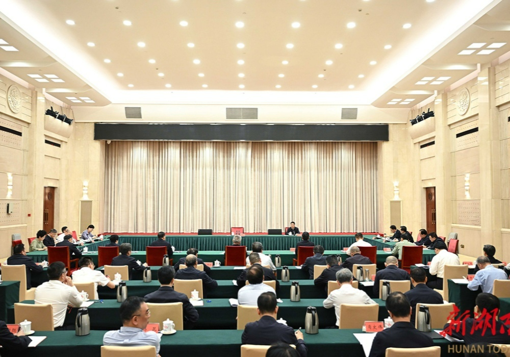 沈晓明：坚持边学习边对照边查摆 持续推动学习教育走深走实