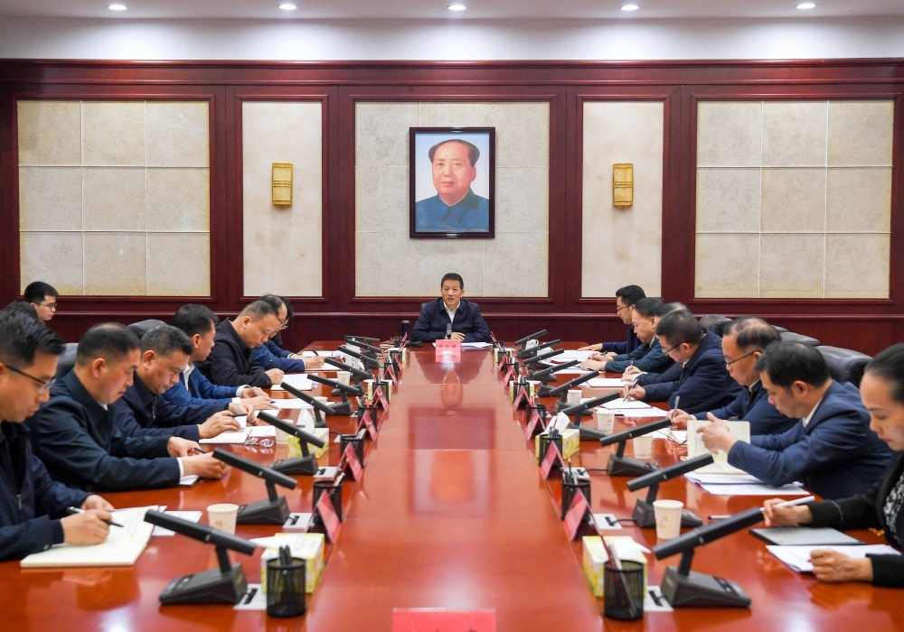 许忠建主持召开市委深入贯彻中央八项规定精神学习教育专题会议