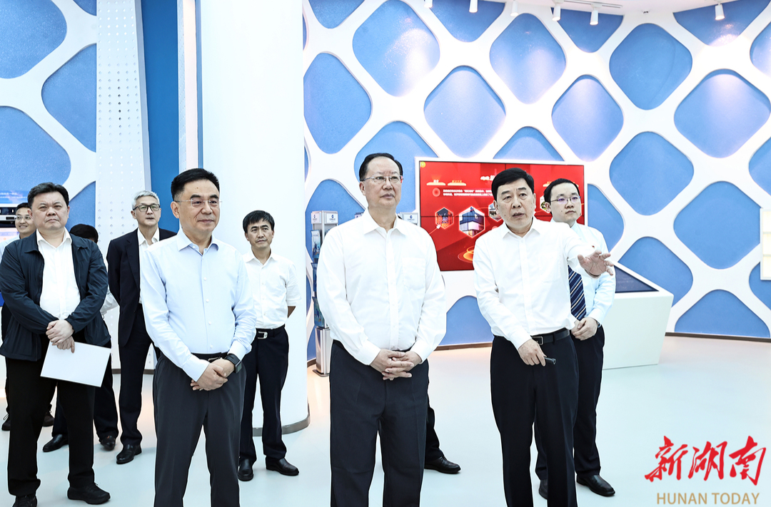 毛伟明调研国有四大行在湘机构