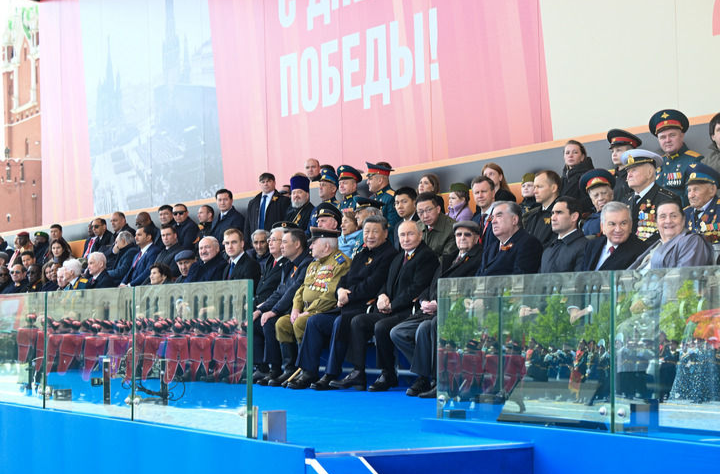 习近平出席俄罗斯纪念苏联伟大卫国战争胜利80周年庆典
