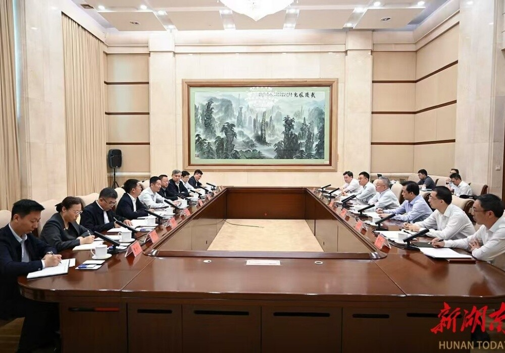 沈晓明与中国证监会主席吴清一行会谈