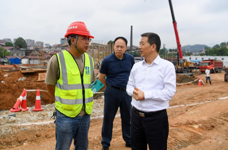 许忠建督导检查省旅发大会重点项目建设时强调 强化责任落实 加快建设进度