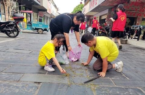 “和美芷江迎盛会”志愿行：从“心”出发 向“绿”而行
