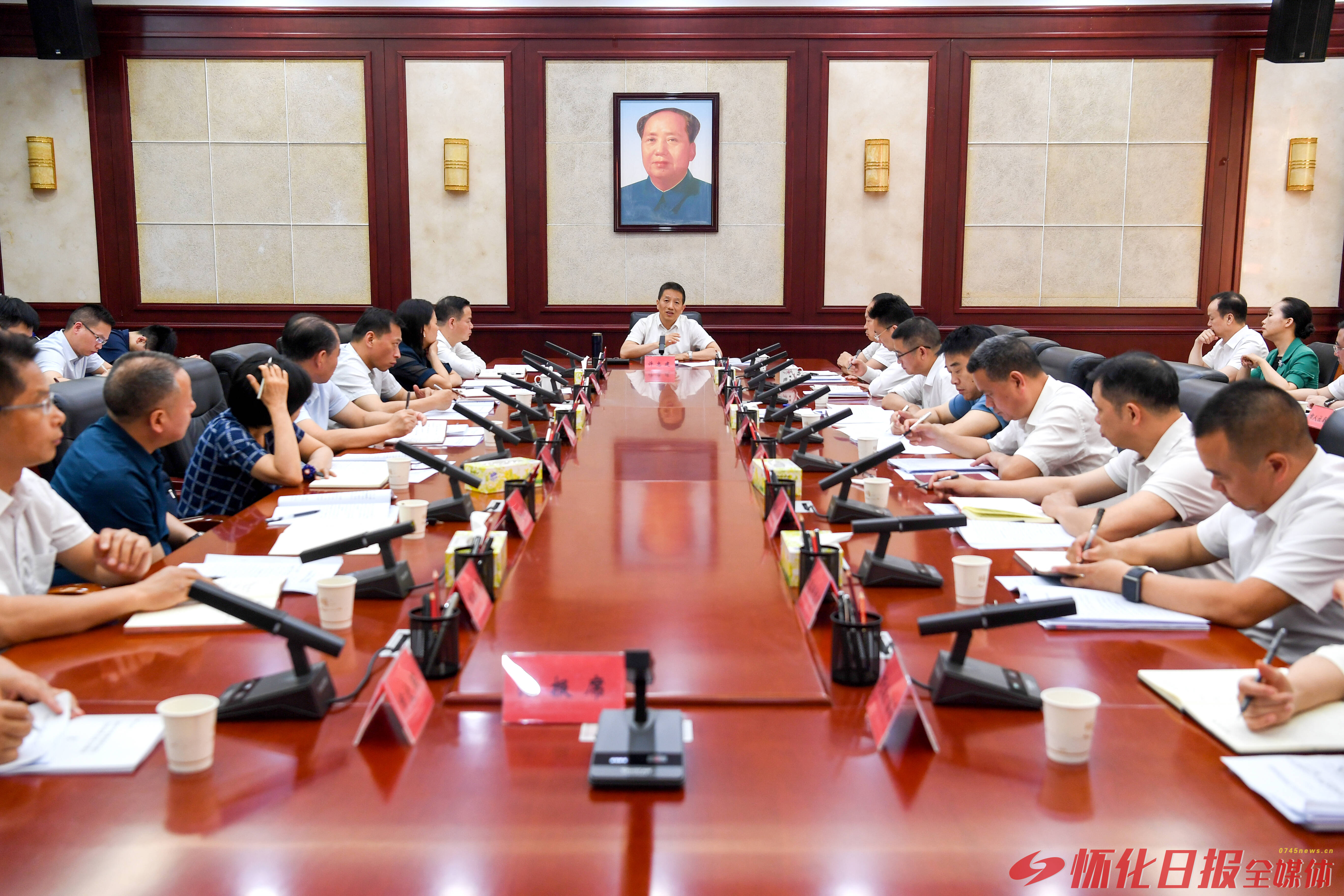 許忠建主持召開(kāi)市委宣傳思想文化和統(tǒng)一戰(zhàn)線(xiàn)工作領(lǐng)導(dǎo)小組2025年第二次會(huì)議