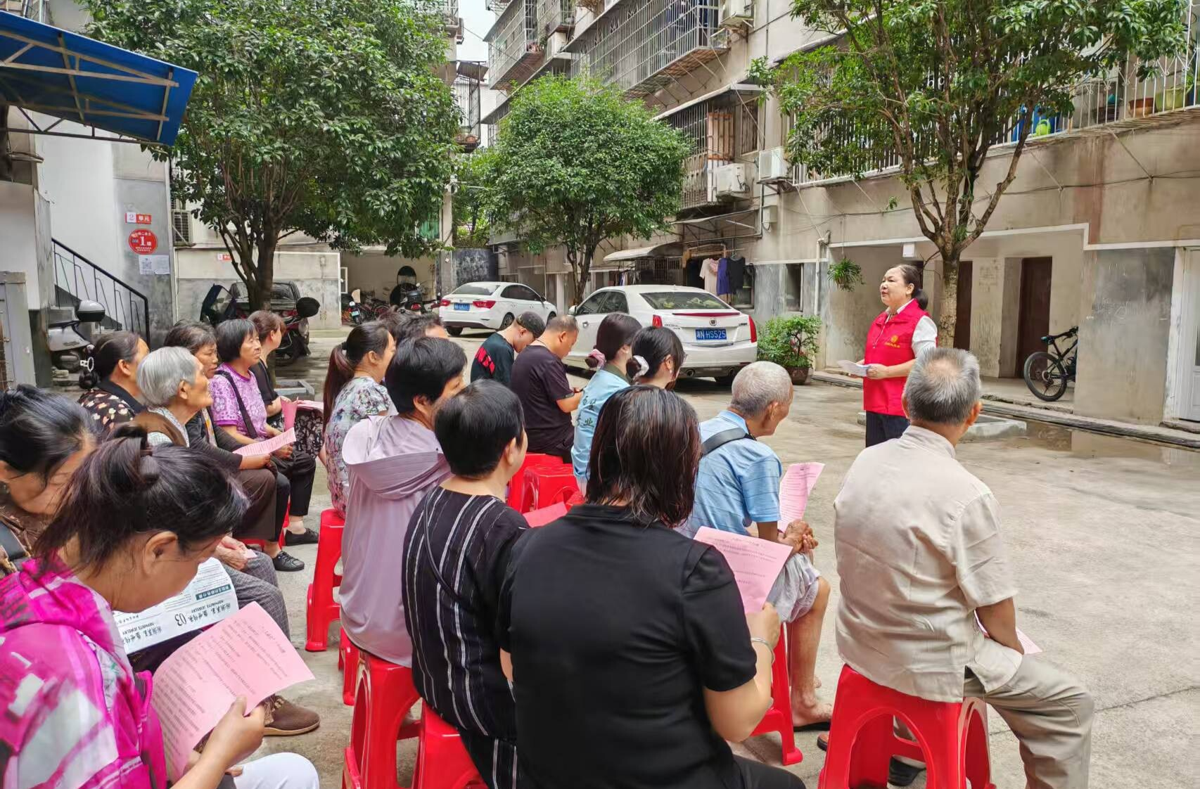南街社区举办“喜迎盛会”主题院落会活动