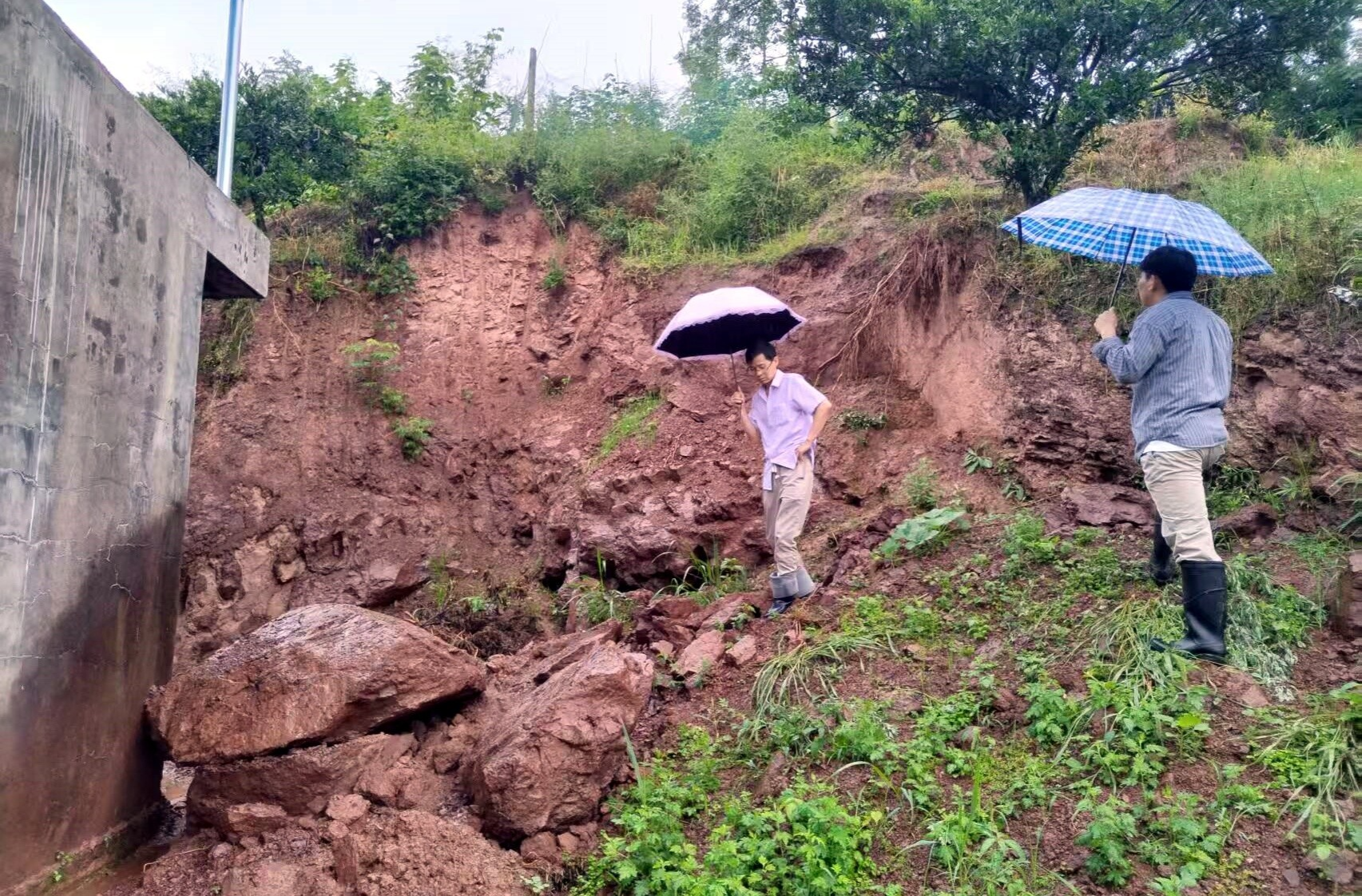 罗卜田乡迅速应对强降雨 全力转移安置受险群众