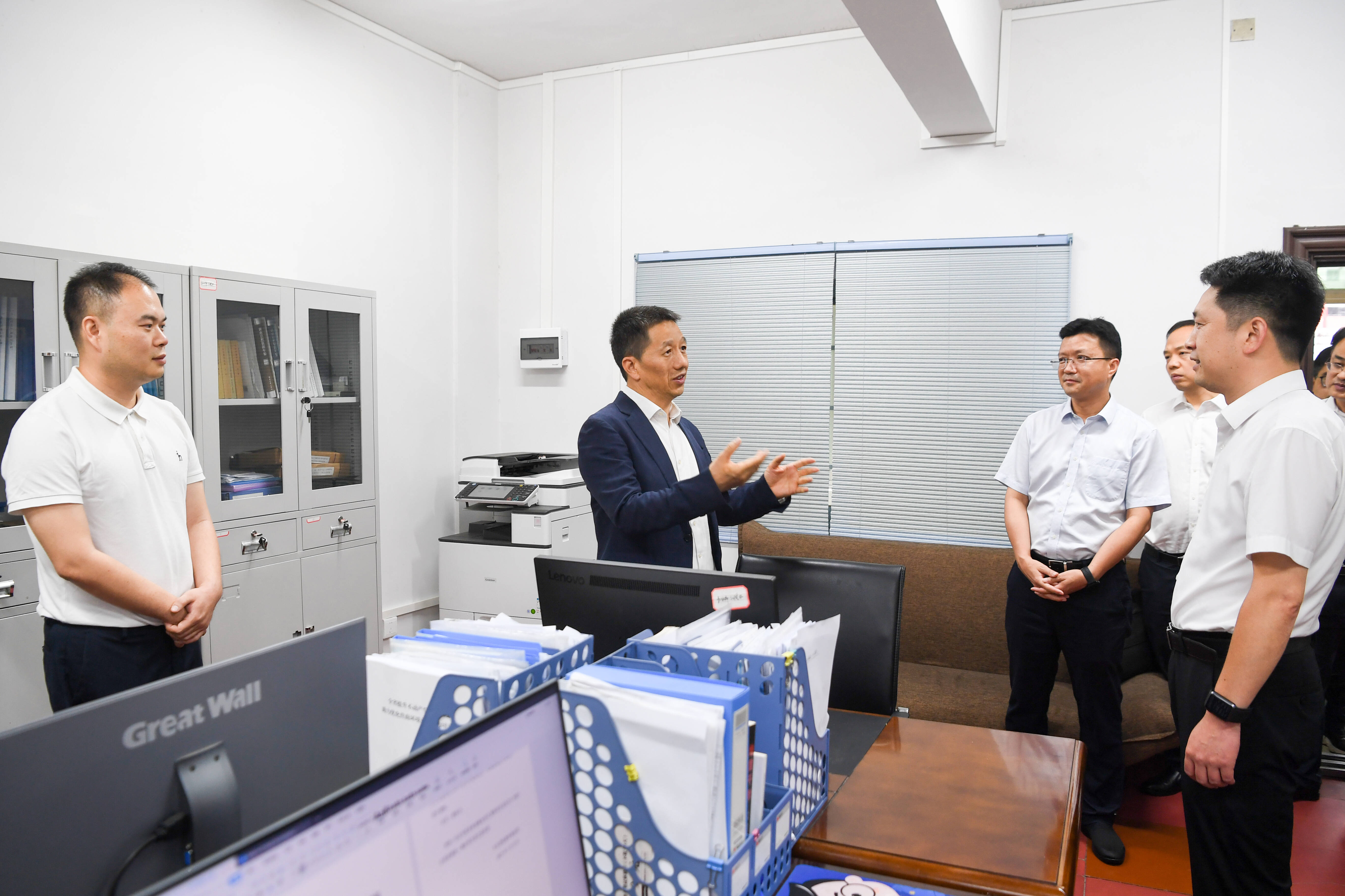 許忠建調(diào)研市直有關(guān)單位學(xué)習(xí)教育開展情況