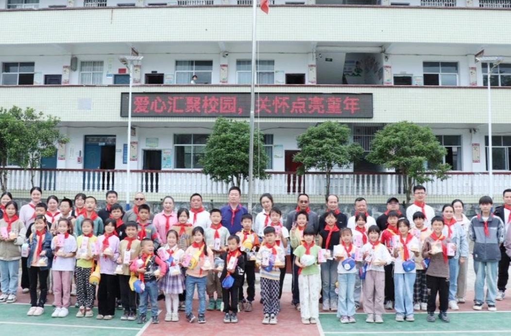 碧涌镇：情暖童心迎六一，爱心关怀助向阳成长