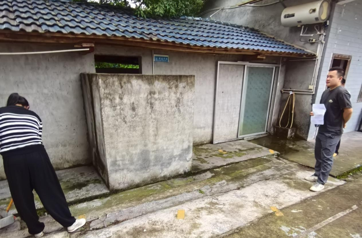 楠木坪镇：宣传进村聚合力 整治入户焕新颜