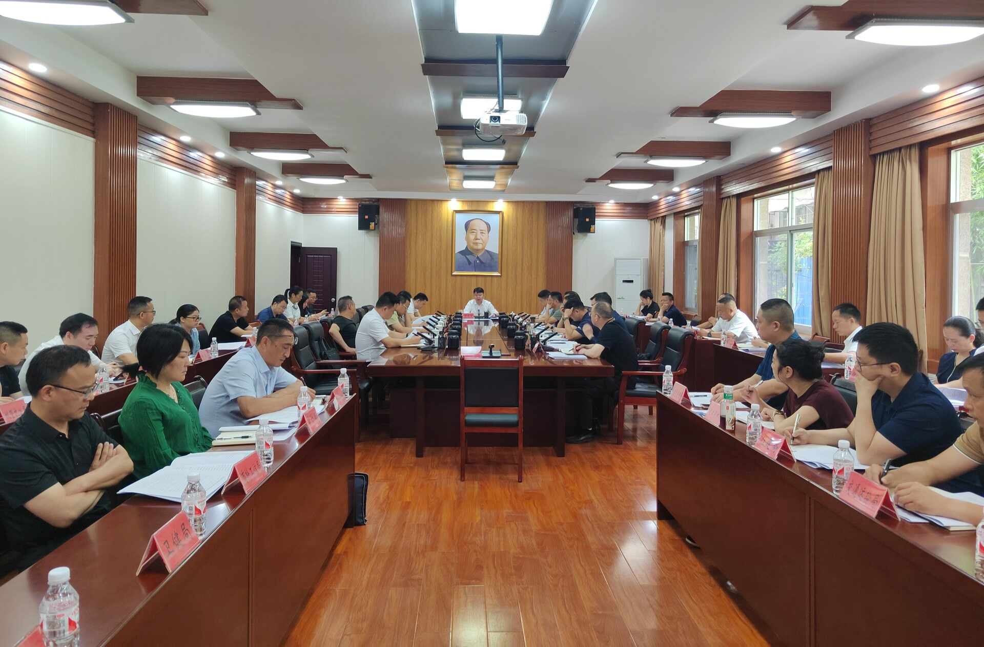 梁志平主持召开2025年县林长会议