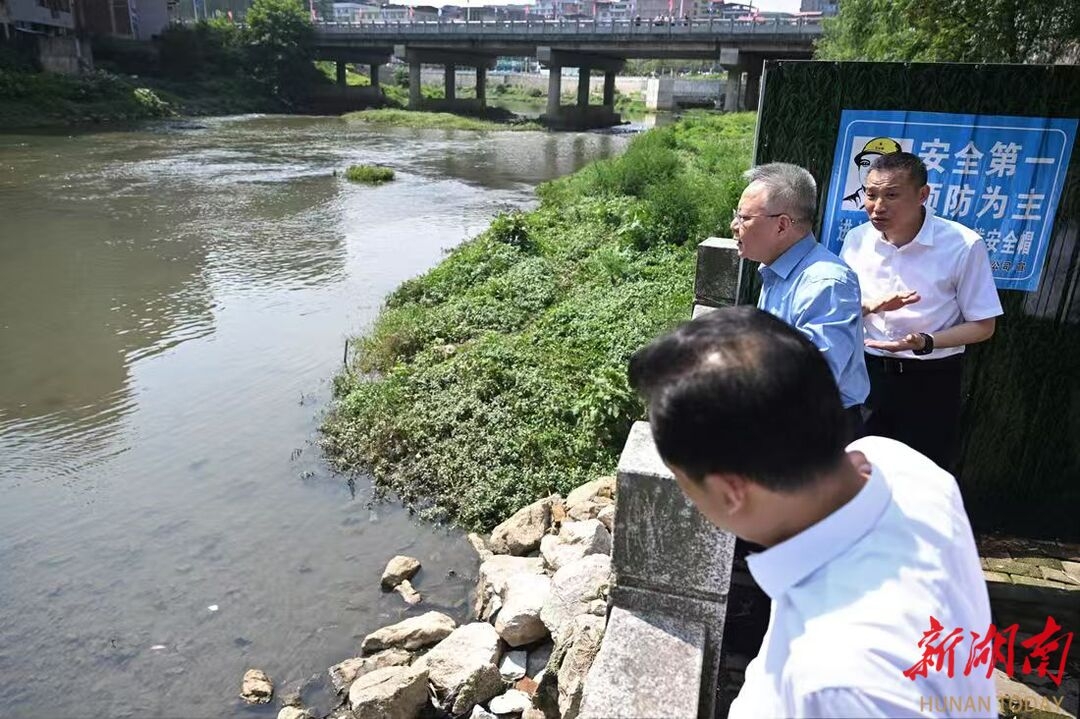 沈晓明在涟水娄底段巡河
