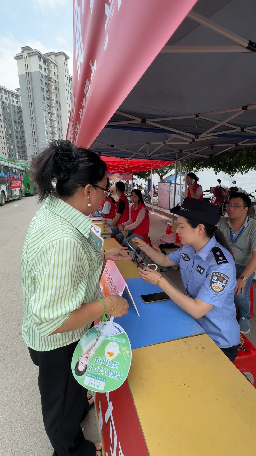 芷江：考生身份证丢失 “爱心助考”十分钟解难题