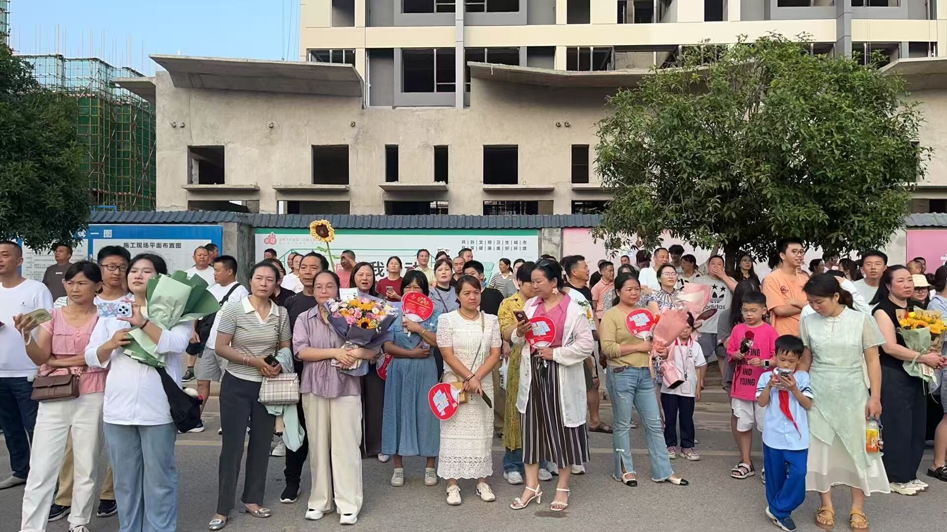 芷江：青春不散场 梦想再启航 —— 芷江学子用感恩与勇气拥抱人生新征程