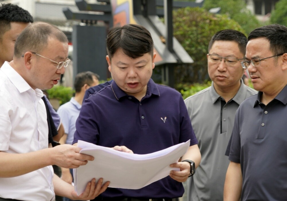 梁志平调研重点项目建设 督导检查安全生产工作