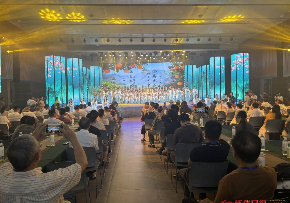 在溆浦寻觅诗歌之源——2025湖南·怀化屈原爱国怀乡诗会举行