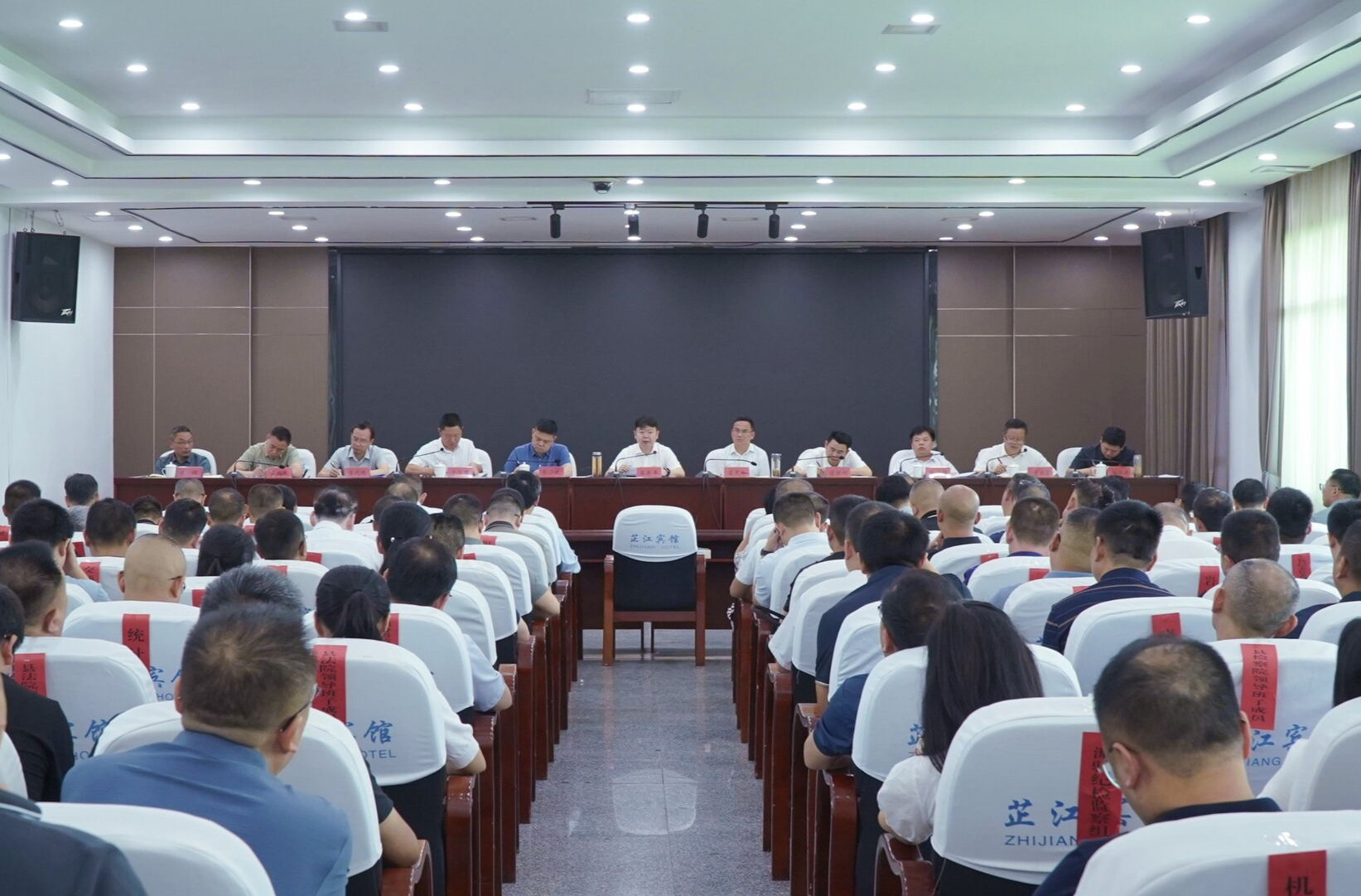 县委警示教育会召开  深化以案促改  筑牢作风堤坝