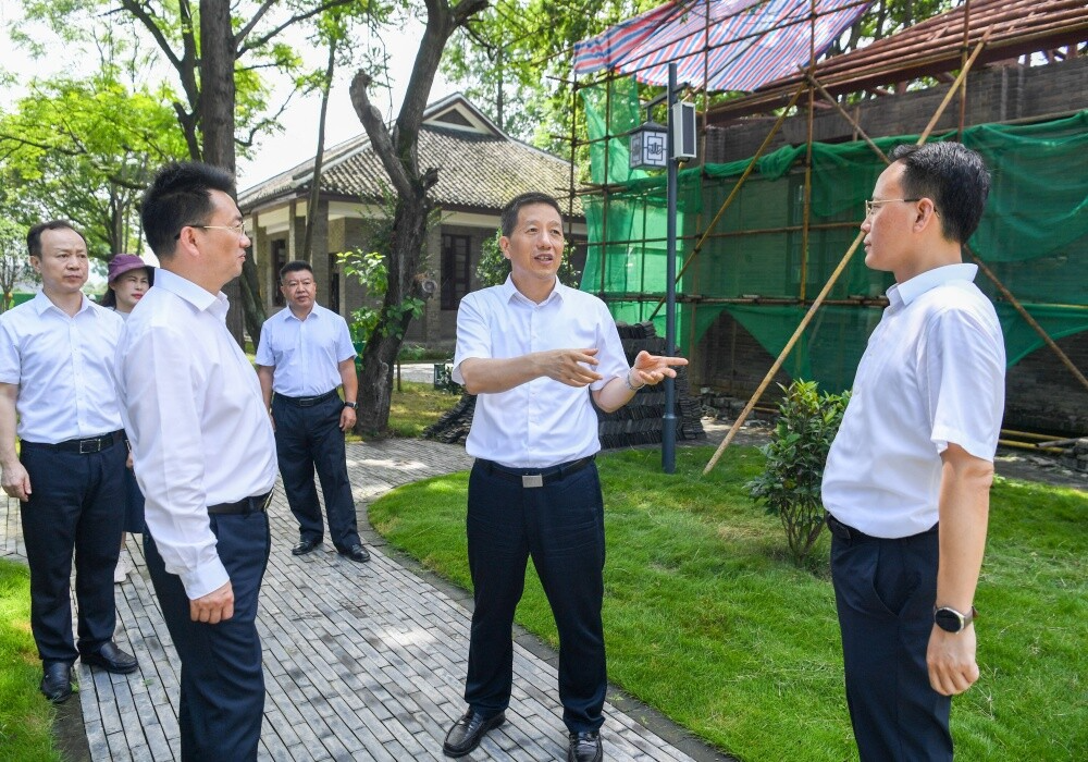 许忠建在洪江市、洪江区调研省旅发大会重点项目建设