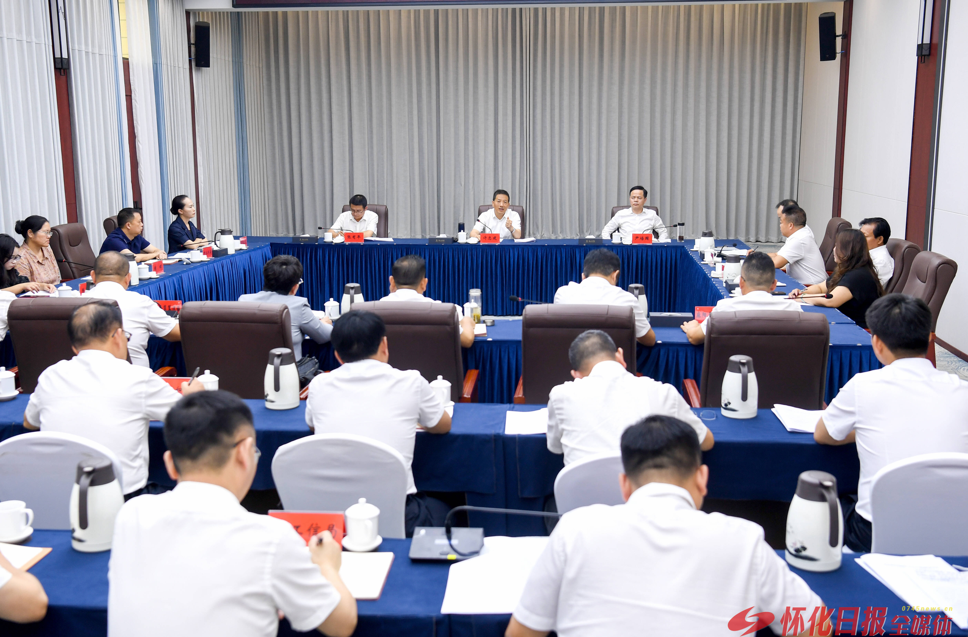 许忠建主持召开乡村全面振兴“十五五”规划座谈会