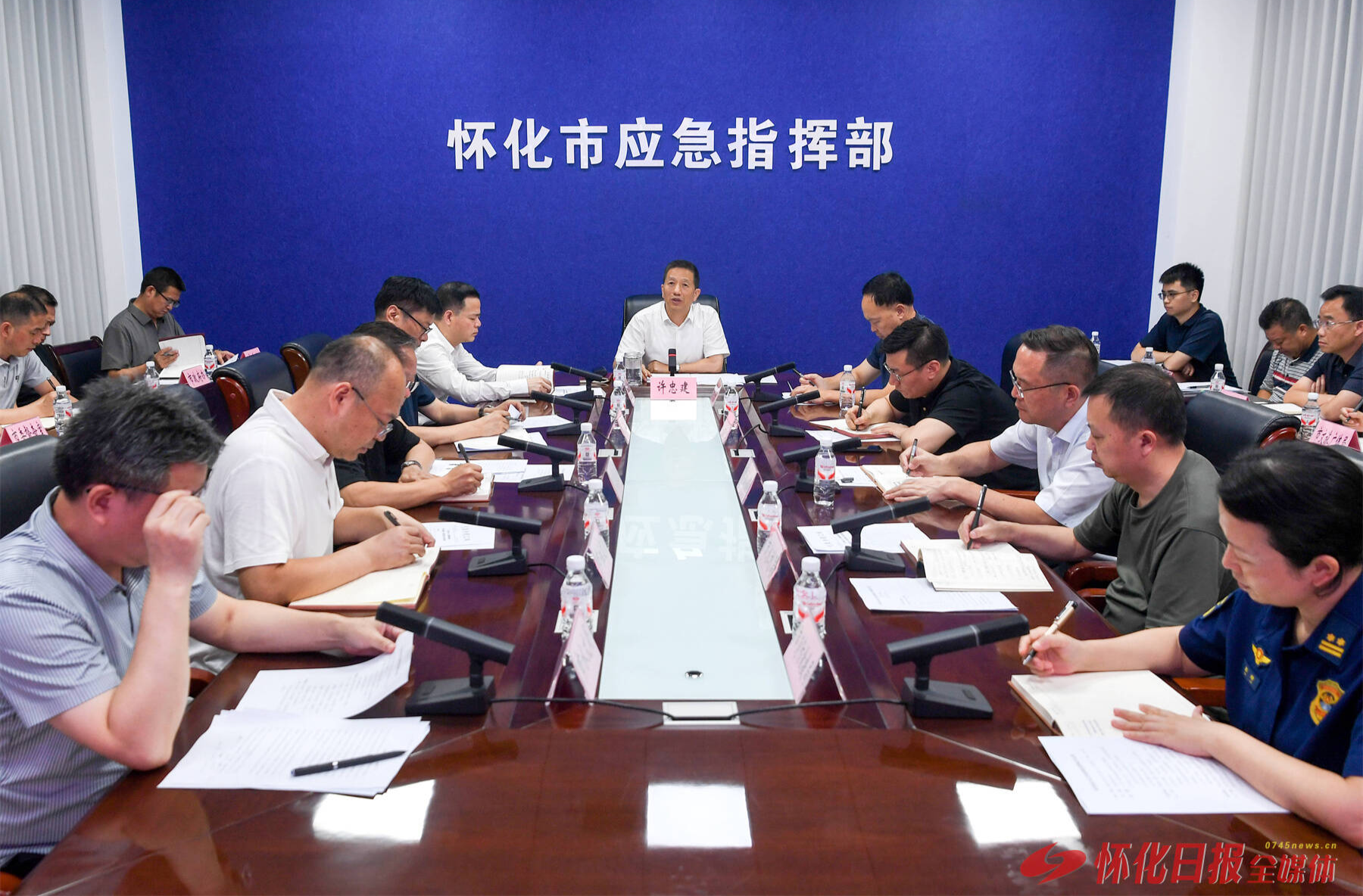 许忠建主持召开全市防汛抗灾会商调度视频会
