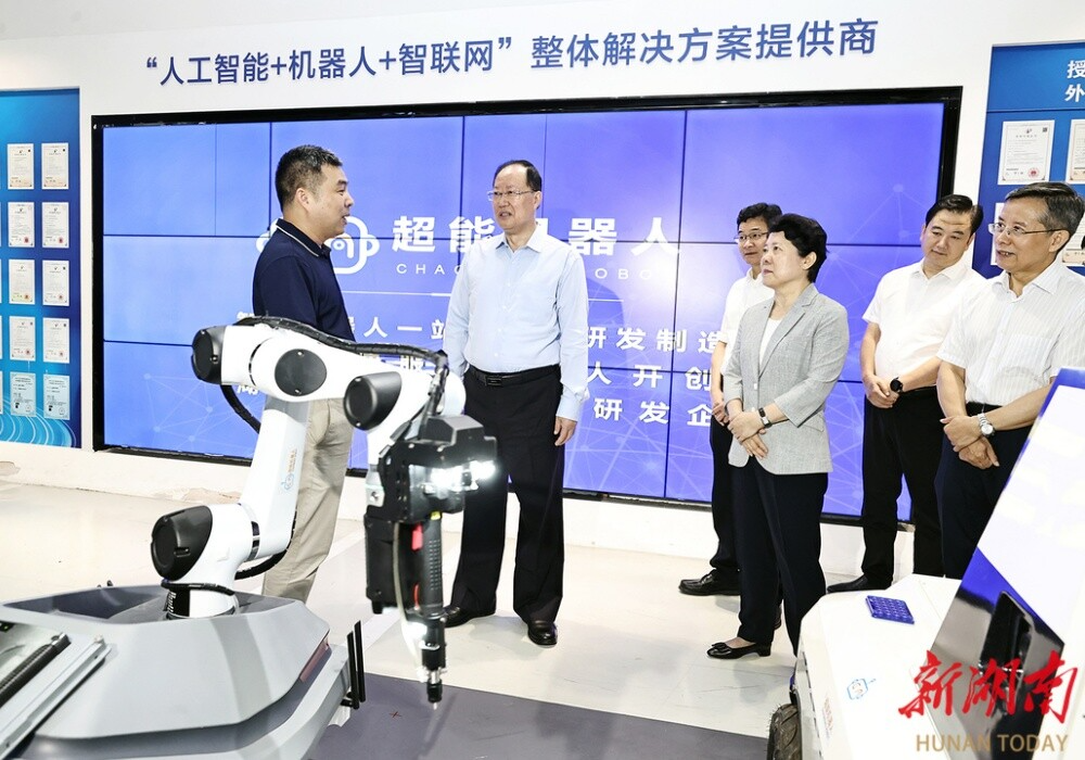 毛伟明在长沙调研部分企业