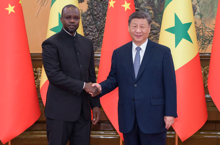 习近平会见塞内加尔总理松科