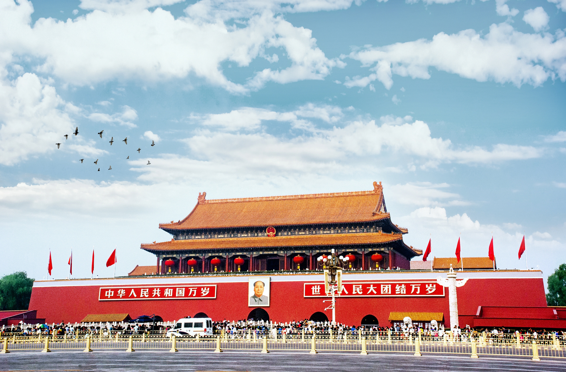 以精神文明建设凝聚推进中国式现代化的强大精神力量