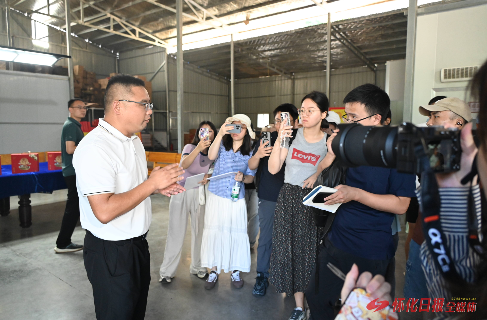 探寻福地怀化 邂逅非遗时光 | 从灶台到舌尖 央媒省媒采访团探访会同“非遗月饼”的传承与新生