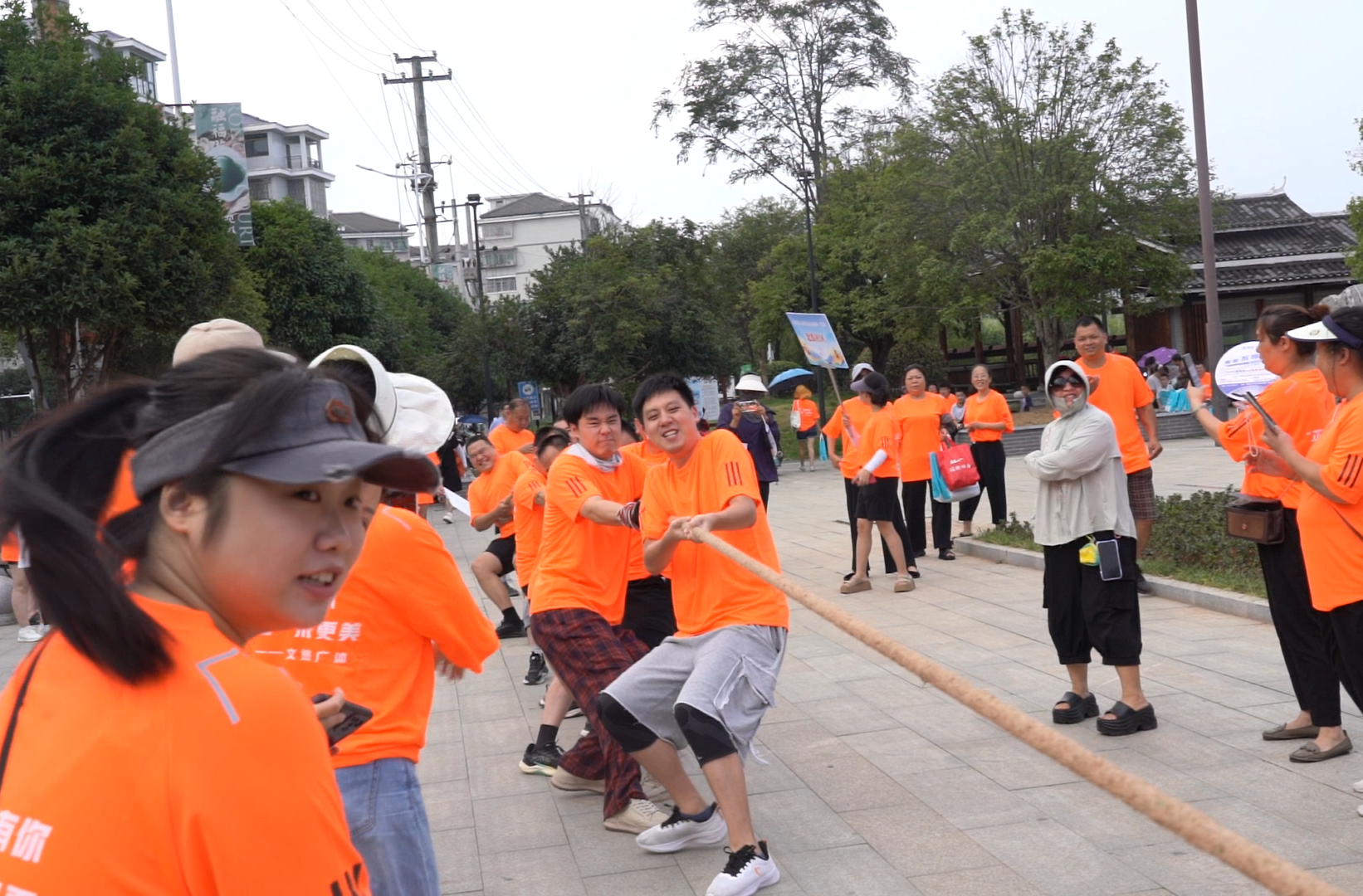 湖南省社区运动会点燃芷江热情 海选赛活力开拔