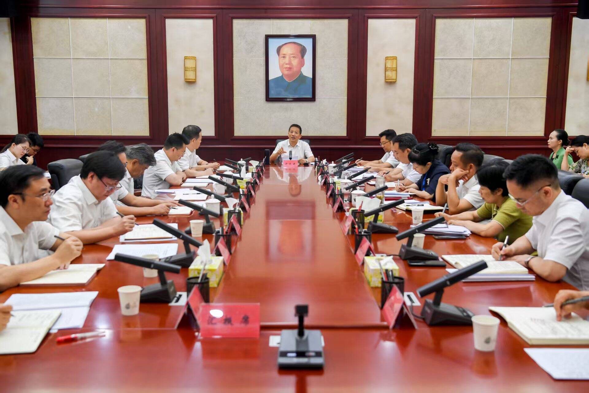 许忠建主持召开“5+10”现代化产业体系建设上半年工作讲评会
