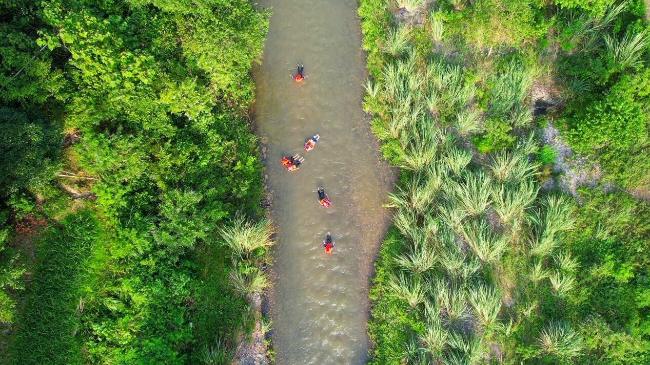 芷江碧涌镇黄畲古寨漂流激情开漂 夏日狂欢正式开启