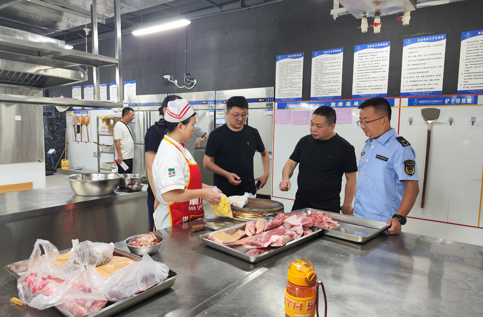 护航“三大盛会”：芷江市场监督管理局开展突击检查
