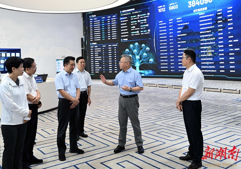 沈晓明围绕数字基础设施建设开展“十五五”规划专题调研