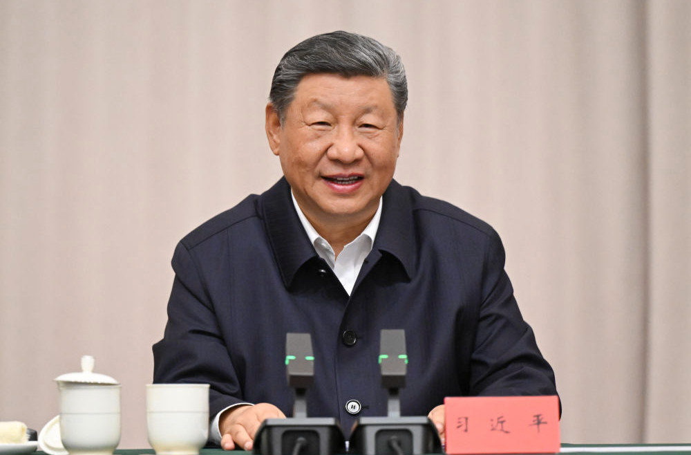 习近平：全面贯彻新时代党的治藏方略 努力建设团结富裕文明和谐美丽的社会主义现代化新西藏