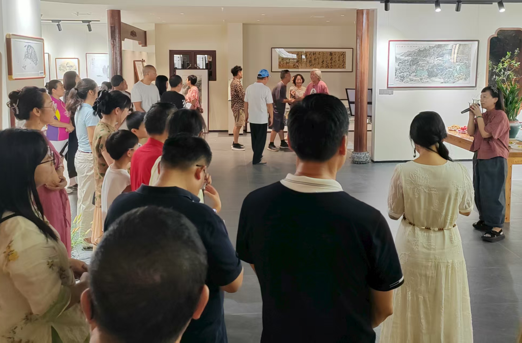 芷江“秋望·山水清音——致和平之城”中国山水画展开幕