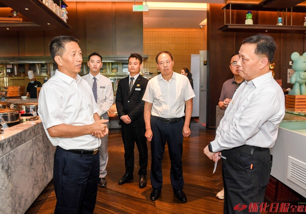 许忠建检查督导第五届湖南旅游发展大会接待场所准备工作