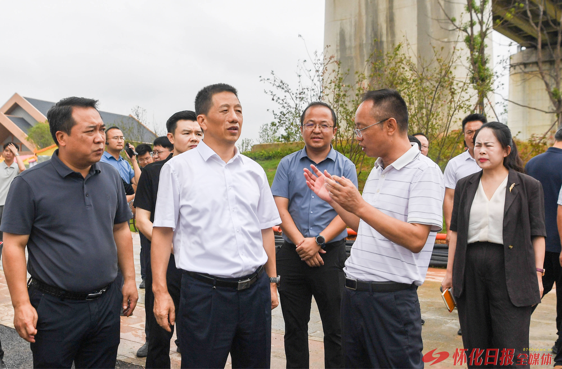 许忠建专题调研重点文旅项目时强调：加快推进业态布局和场景完善