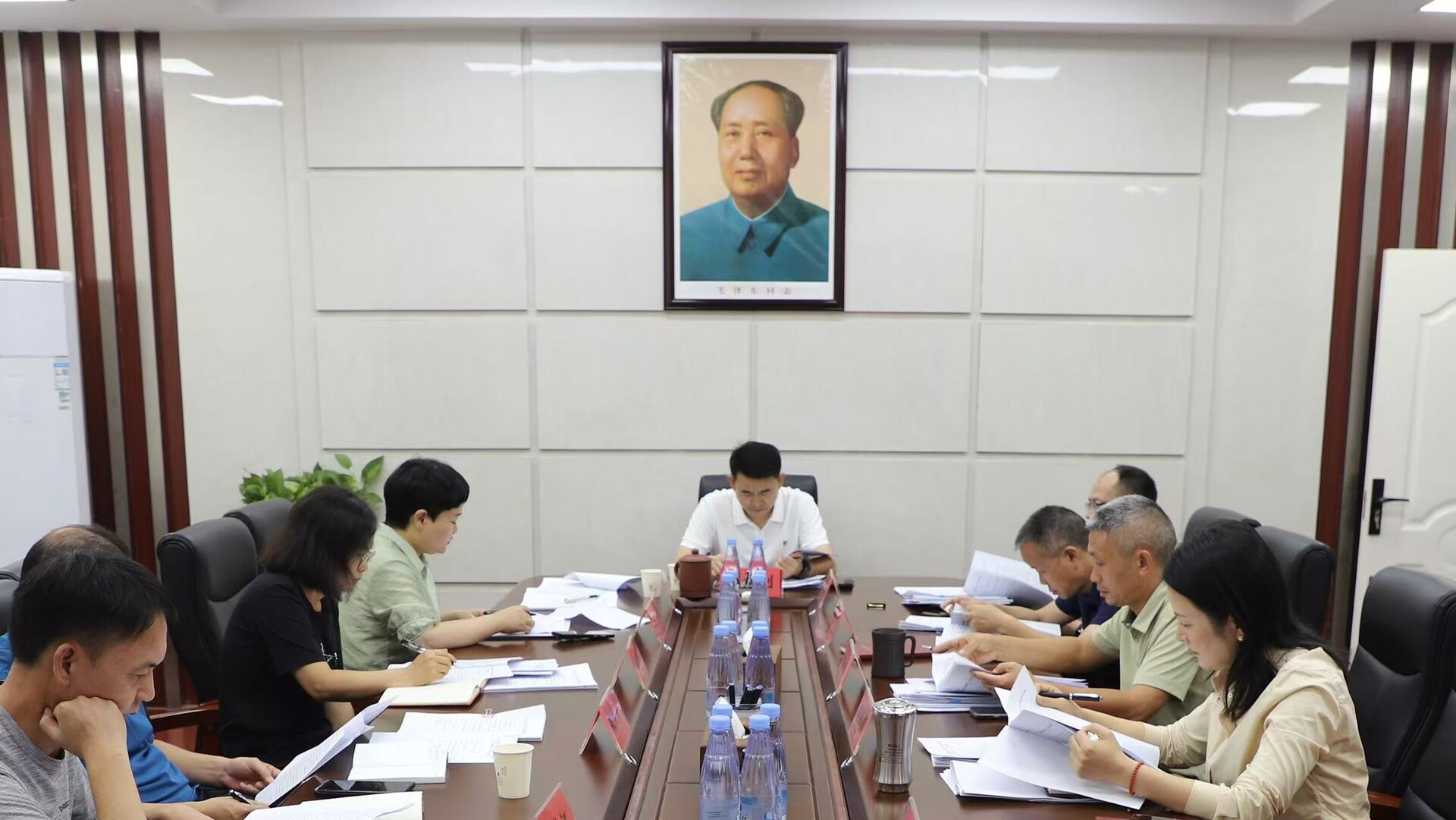 县九届人大常委会第五十三次主任会议举行